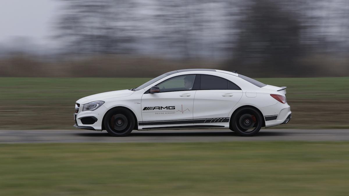 Mercedes CLA Shooting Brake jak coupé. Ale bagażnik ma odpowiedni