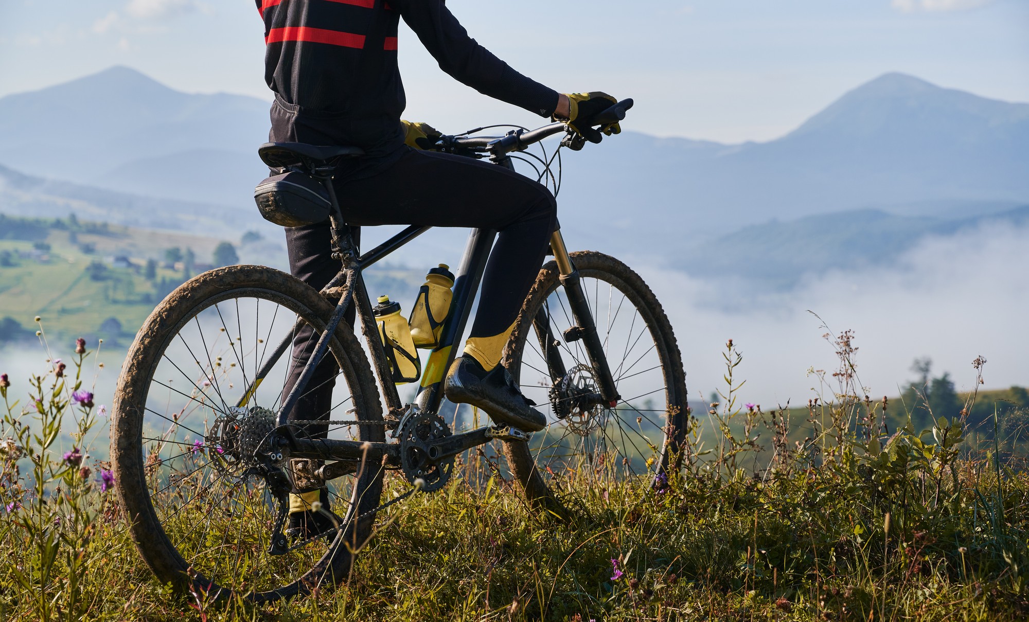 Cyklistika patrí medzi obľúbené vytrvalostné športy, ktoré efektívne spaľujú kalórie, posilňujú svaly a zároveň šetria kĺby.