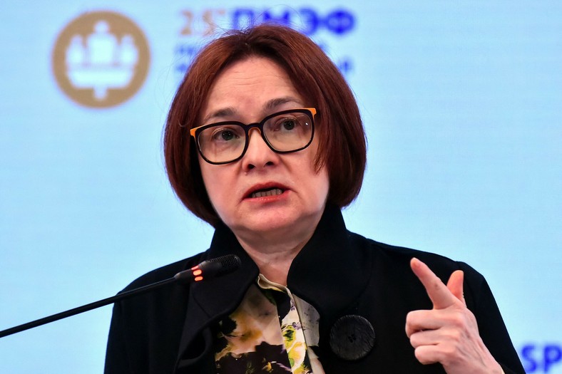 Szefowa banku centralnego Rosji Elwira Nabiullina poczas sesji Międzynarodowego Forum Ekonomicznego w Petersburgu (SPIEF), 16 czerwca 2022 r