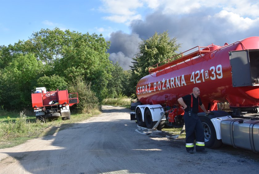 Pożar nielegalnego wysypiska śmieci w Jakubowie