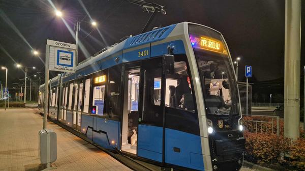Podczas testów Pesa pojawiła się na pętli tramwajowej na Oporowie