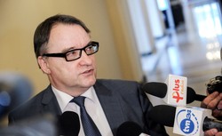 Zagadkowa sytuacja z wyrzuconymi posłami PO. Teoretycznie wciąż są w klubie