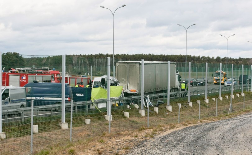 Wypadek na drodze ekspresowej S3 w kierunku Świebodzina