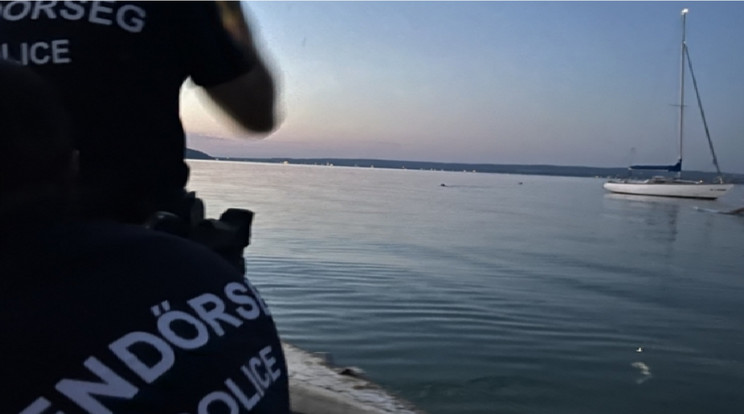 A 14 éves lányt a vízen lebegve találták meg / Fotó: police.hu