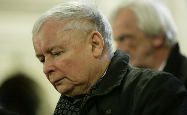 "Fakt": Kaczyński cierpi, potrzebna operacja