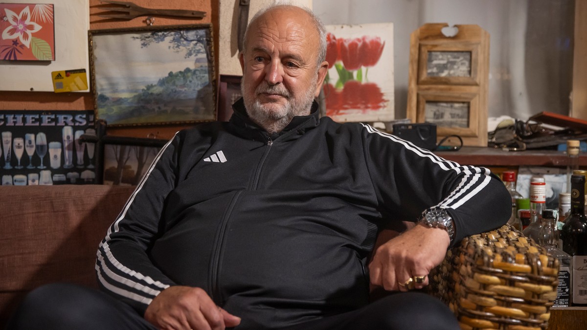 Megviseli Németh Andrást, hogy leégett a háza – 71 évesen kell megszoknia a vándoréletet