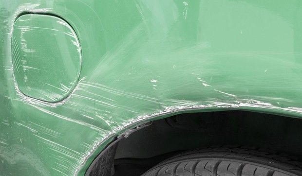 Ogrebotina na automobilu