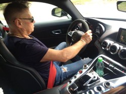 Detektyw Rutkowski lansuje się w nowej bryce! Pół miliona to za mało. FOTO