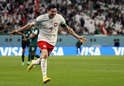 Piątka najlepiej zarabiających piłkarzy grających w Katarze. Na którym miejscu Lewandowski?