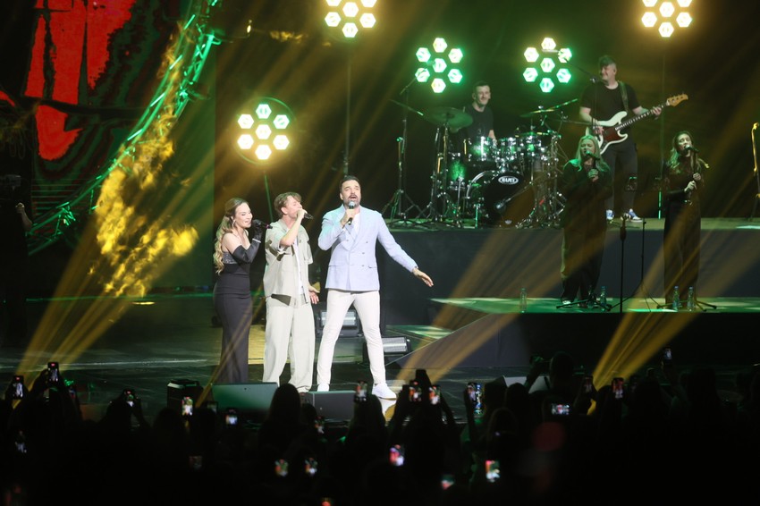 Jelena Tomašević i Ivan Bosiljčić na sceni sa Jakovom Jozinovićem