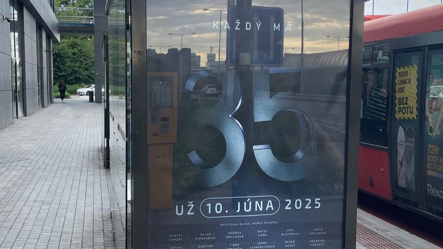 Tajomná 35-ka mätie Slovákov. Čo sa skrýva za temným vizuálom?