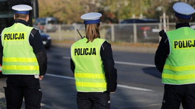 Pijana policjantka legitymowała znajomych na imprezie. Zadzwoniła po posiłki