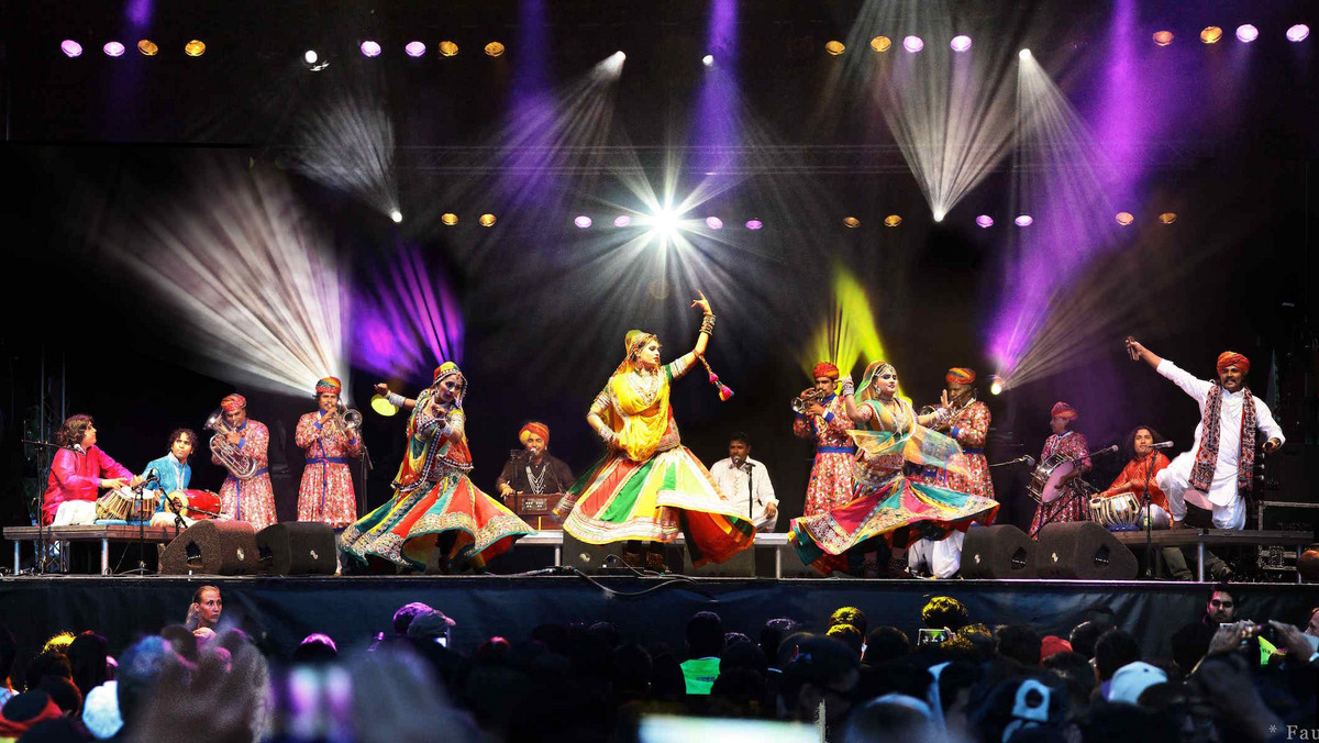 Bollywood Masala Orchestra w niezwykłym spektaklu muzycznym „The Spirit of India” wystąpi 24 czerwca we Wrocławiu. Występ odbędzie się ramach dwudniowej imprezy „WrocLove Fest - Noc Świętojańska 2016” organizowanej z okazji Święta Wrocławia. Swój udział w tym festiwalu potwierdzili już Amadou &amp; Mariam z Mali oraz Fanfara Tirana Meets Transglobal Underground (Albania/Wlk.Brytania). Bilety na to wydarzenie już wkrótce trafią do sprzedaży.