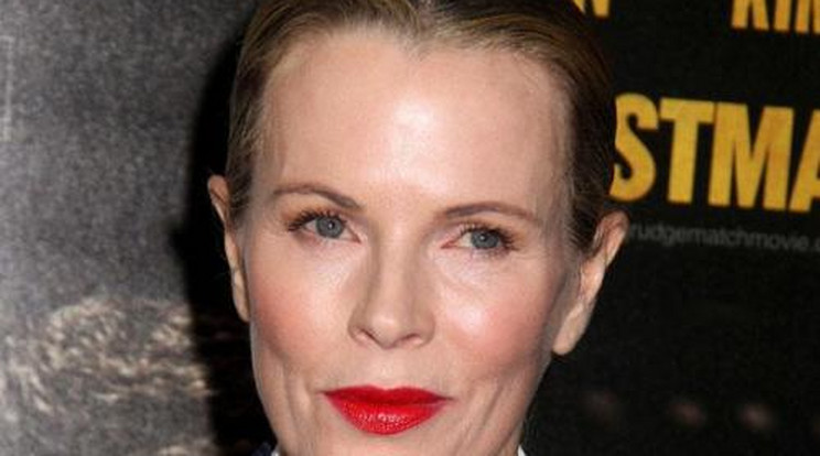 Sztárfodrászával jár Kim Basinger