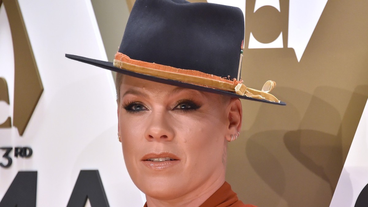 Pevačica Pink (46) sa ćerkom (14) na crvenom tepihu: "Koliko su lepe jedna pored druge"