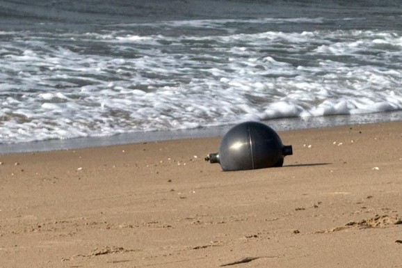 Misteriozne svemirske kugle na plaži u Australiji