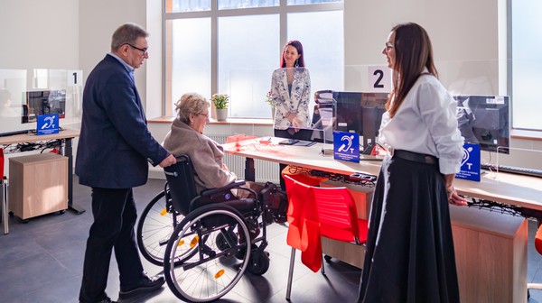 Nowe biuro ma niemal 165 m². W przestrzeni zastosowano szereg rozwiązań zwiększających dostępność. 