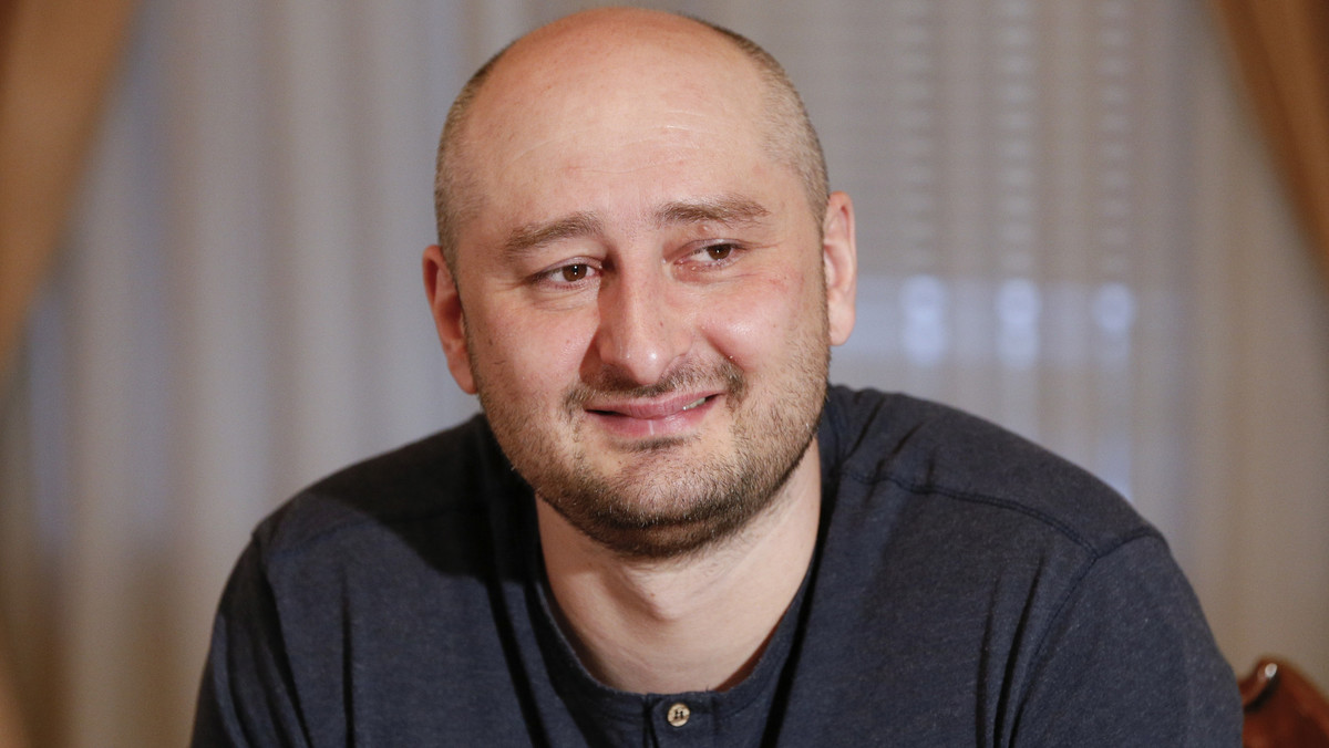 Rosyjski dziennikarz Arkadij Babczenko, który wziął udział w inscenizacji własnej śmierci, zapewnił na konferencji prasowej w Kijowie, że uczestniczył w specjalnej operacji Służby Bezpieczeństwa Ukrainy (SBU) z własnej woli.