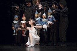 W poszukiwaniu zachwytu. „Król marionetek" w Teatrze Lalka