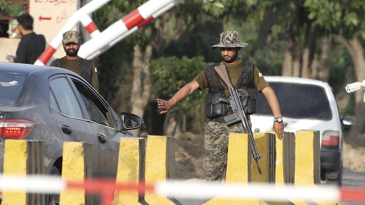 Wrze między Indiami a Pakistanem. Doszło do wymiany ognia
