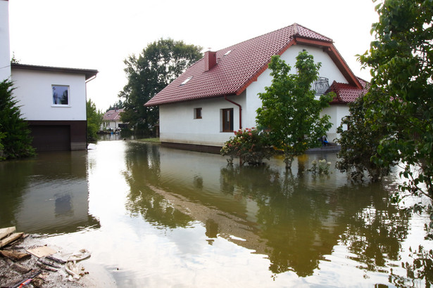 Rząd wprowadza zerowy VAT na materiały budowlane przekazane na rzecz poszkodowanych w powodzi.