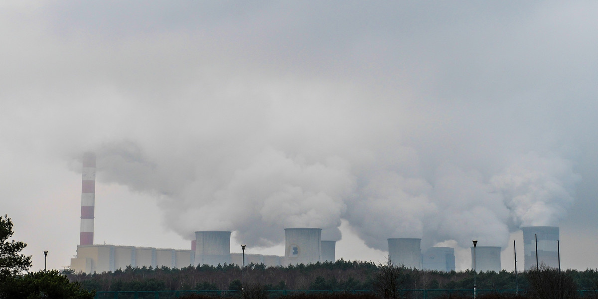 ClientEarth domaga się zaprzestania do 2035 r. emisji CO2 z Bełchatowa. Pozew trafił już do sądu.