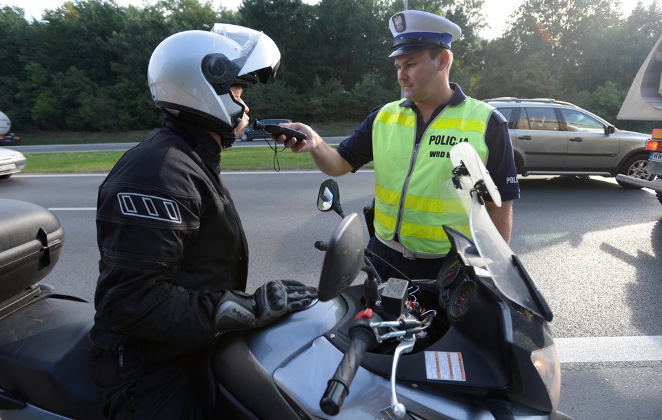 WARSZAWA POLICJA TRZEZWY PORANEK