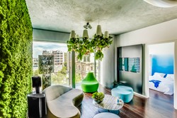 Apartament w chmurach otwarty! Zobacz, jak można w nim mieszkać. ZDJĘCIA