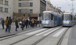 Mieszkańcy: Przez pieszych nie widać tramwajów