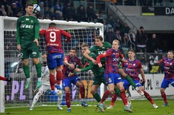 Lider zremisował z mistrzem. Ewidentny błąd bramkarza Rakowa [WIDEO]