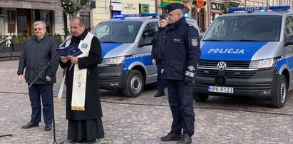 Nowiutkie radiowozy dla policjantów z Rzeszowa. Prezent od miasta