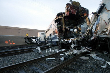 US-TRANSPORTATION-TRAIN CRASH