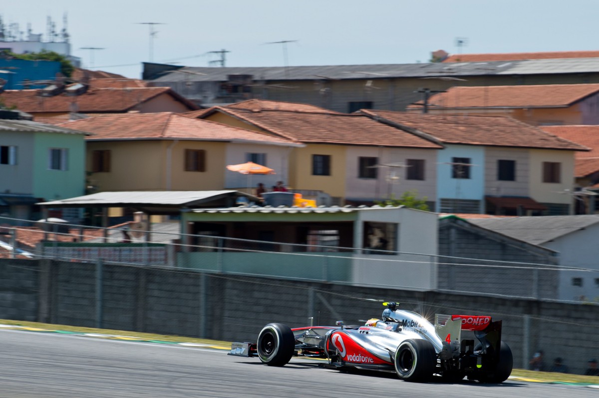 Hamilton z pole position