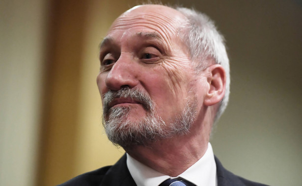 Macierewicz: Gen. Różański jasno formułował opcję, którą trzeba nazwać geopolityczną opcją rosyjską