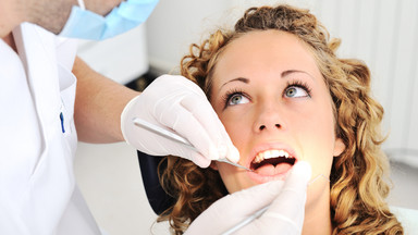 Wybielanie zębów - metody niebezpieczne dla zdrowia