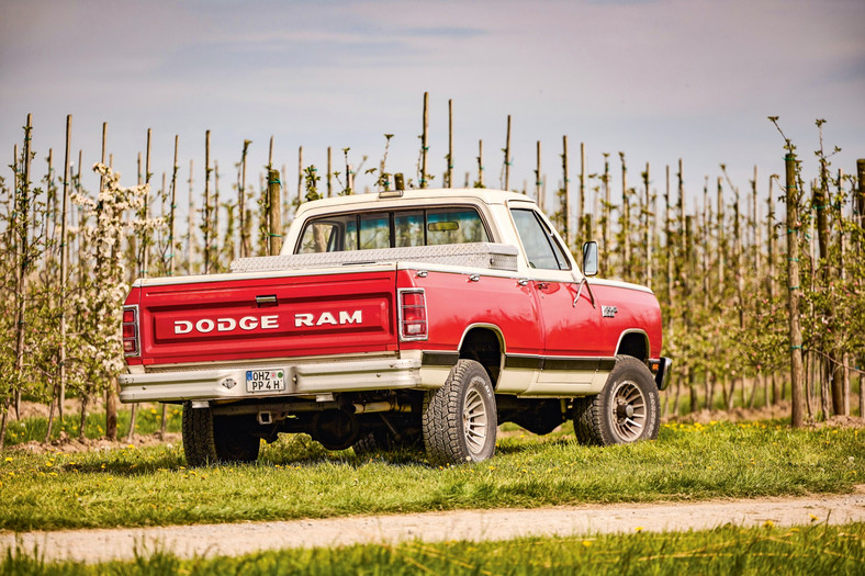 Dodge W150 Power RAM 4WD