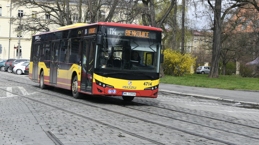 Od weekendu więcej autobusów