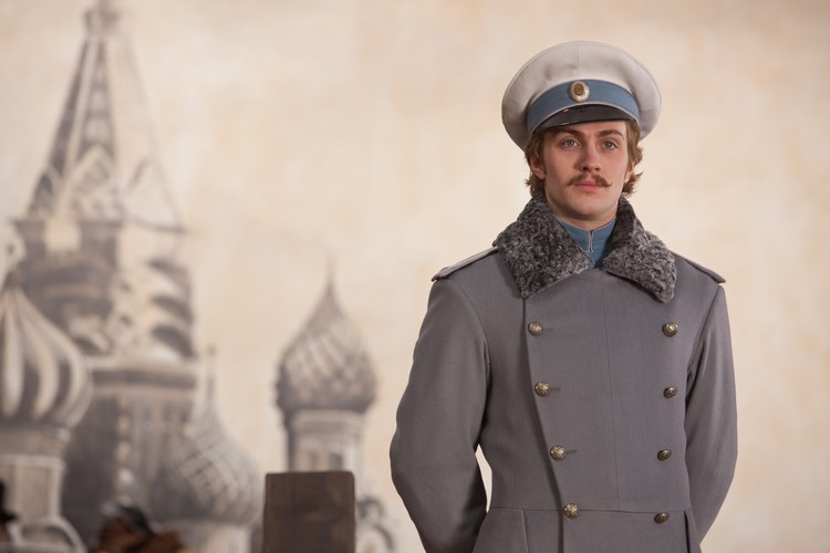 Aaron Taylor-Johnson w filmie 'Anna Karenina'