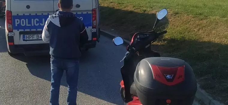 Wypatrzyła go policja na autostradzie. Nie powinien się tam znaleźć