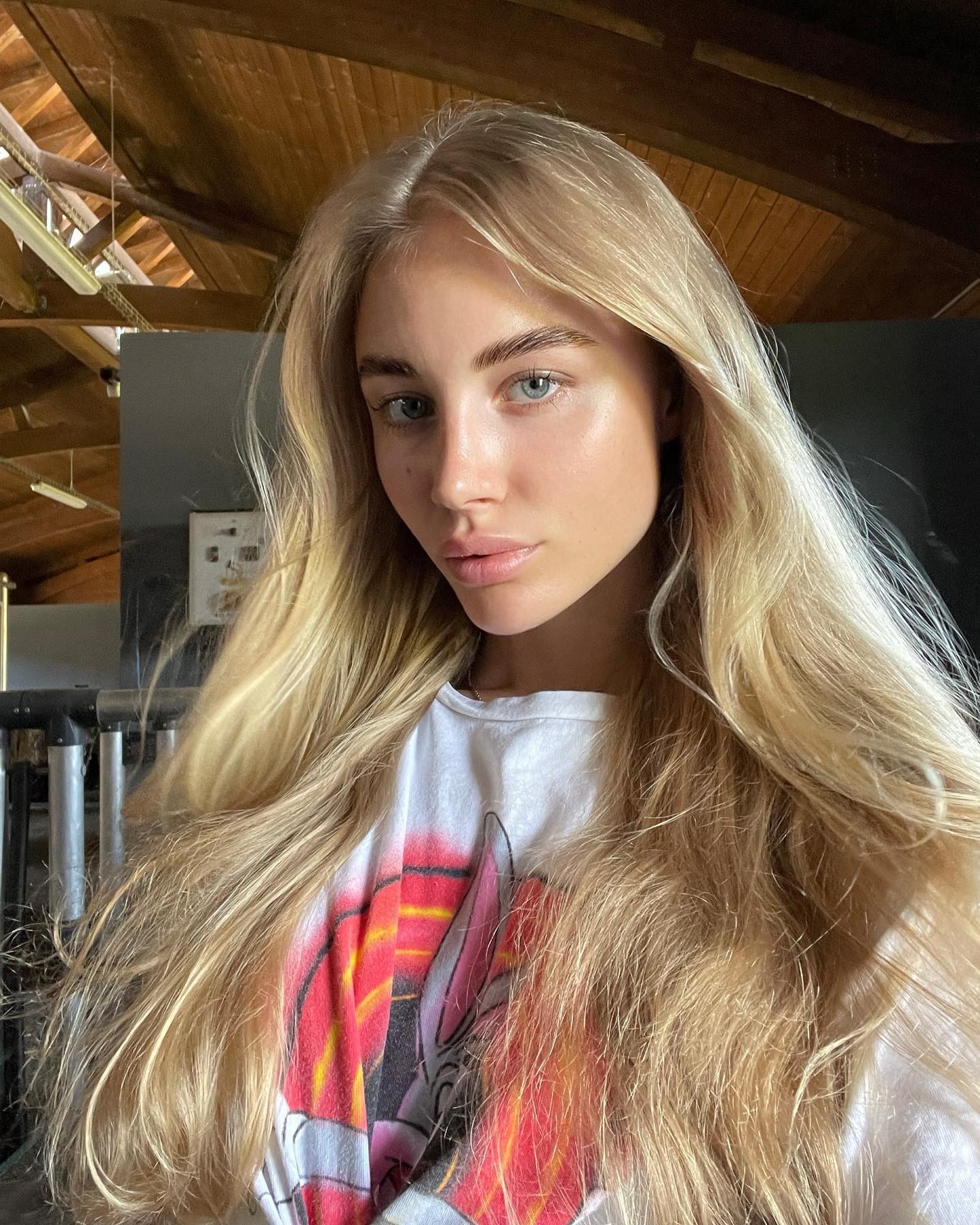 Alexandra v Miláne študuje a venuje sa tiež modelingu.