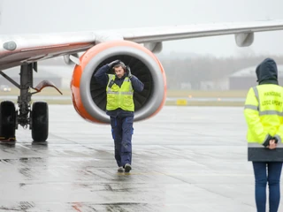 Linie lotnicze mimo aktualnych problemów, koncentrują się na walce o pasażerów w przyszłości, zbrojąc swoje floty w nowe samoloty