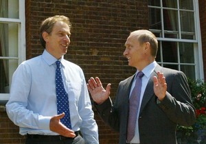 Toni Bler i Vladimir Putin 2003. u Dauning stritu