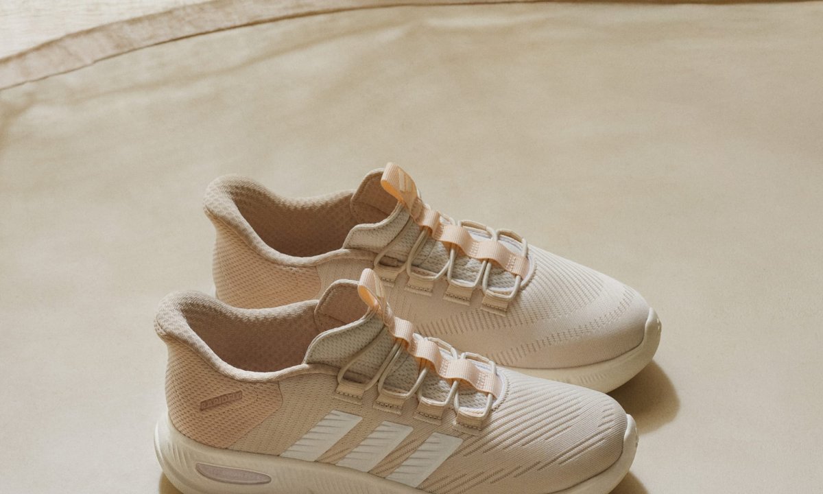 Adidas wyprzedaje sneakersy Cloudfoam. Przewiewne i lekkie jak chmurka