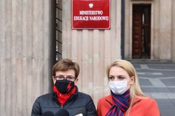 KO: O formie kształcenia w czasie pandemii powinni decydować dyrektorzy szkół