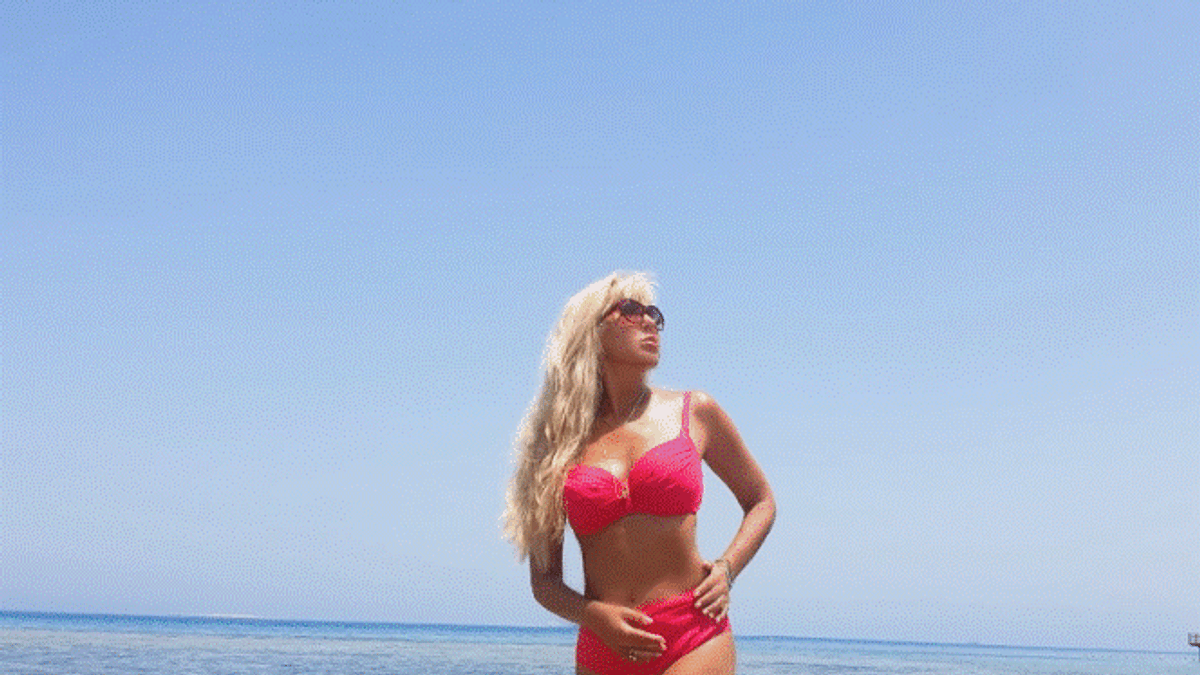 ULOŽILA PREKO 500.000 EVRA Naša pevačica (59) kupila nekretninu, pa ugradila masažere: Ima solarijum  i sve za negu tela, pa blista u šestoj deceniji