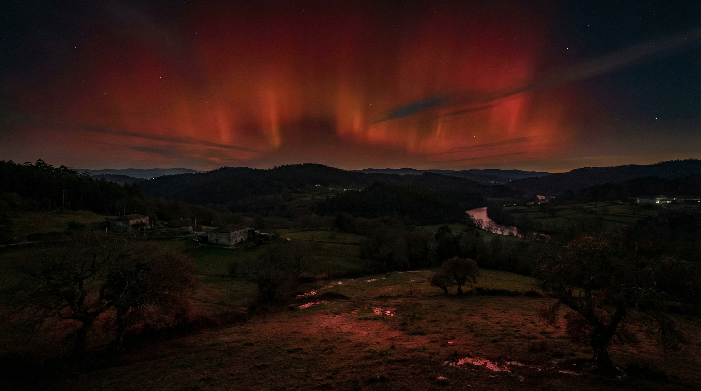 Auroras boreales iluminan Galicia tras la tormenta solar más fuerte en 20 años