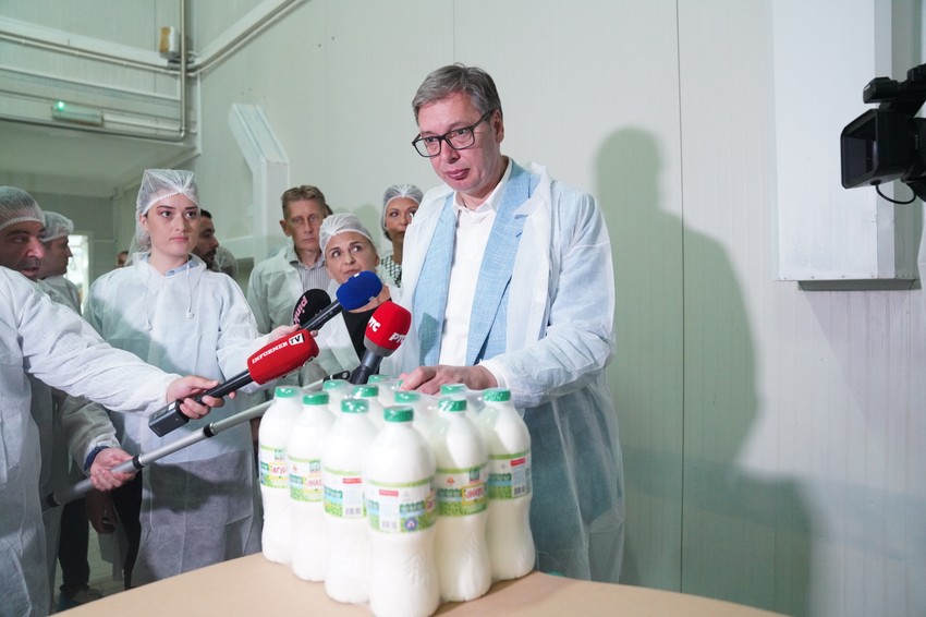 Vučić je mlekari Spasojević kod Bajine Bašte obećao subvencije