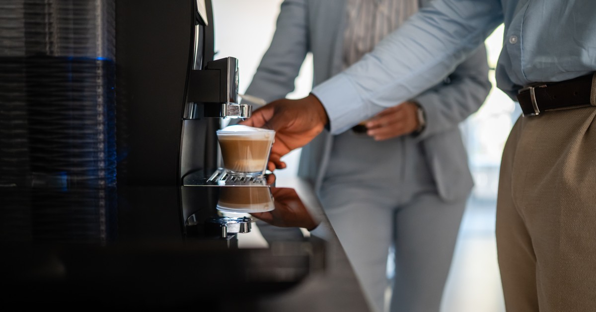 Przerwy w pracy 2026. Ile minut przysługuje pracownikowi i które są płatne? [Kodeks pracy]