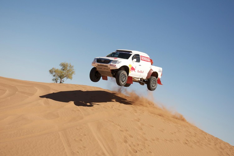 Tak Adam Małysz skakał w czasie testów nowego auta w Maroko