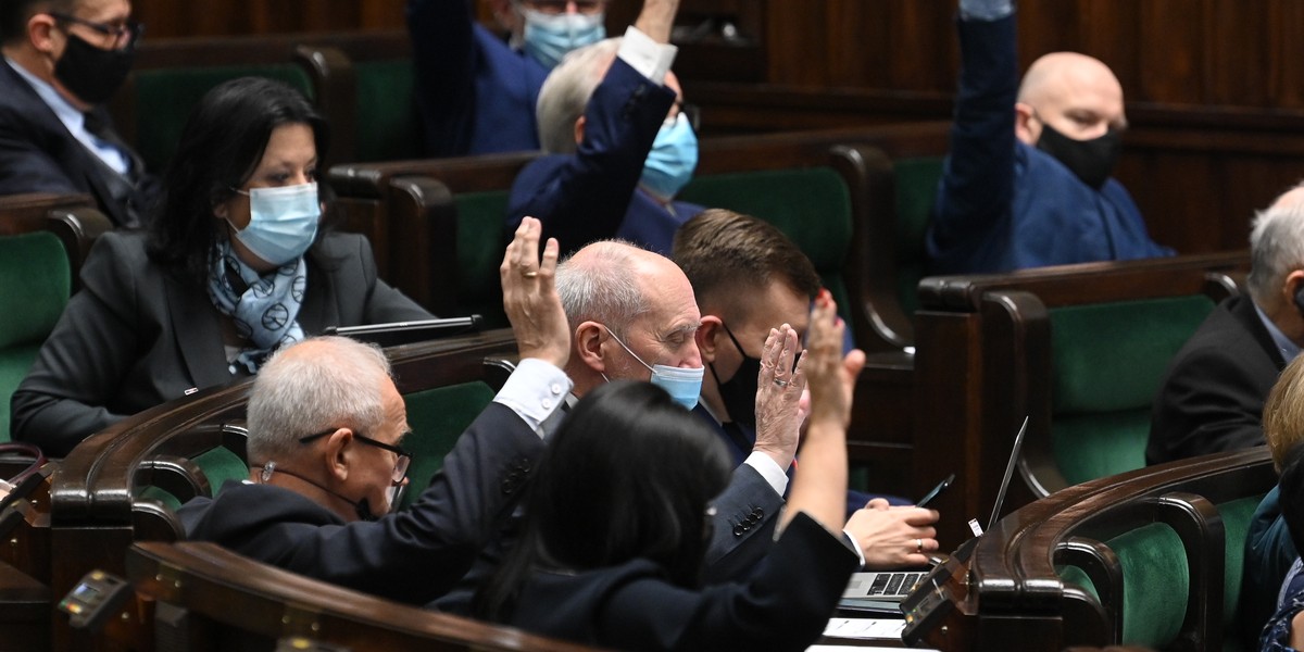 Większość posłów poparła pomysł zezwolenia na handel w niedzielę 6 grudnia